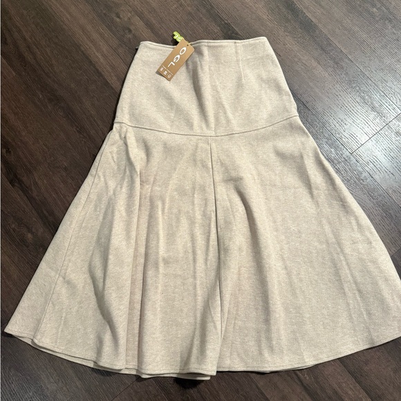 NWT $75 FuzzLuxe
Cashmere-like Flared Maxi Skirt Sz XS - Picture 9 of 10